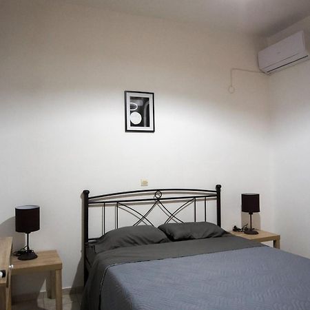 Pink Sand Sea Apartment Adelianos Kampos Buitenkant foto